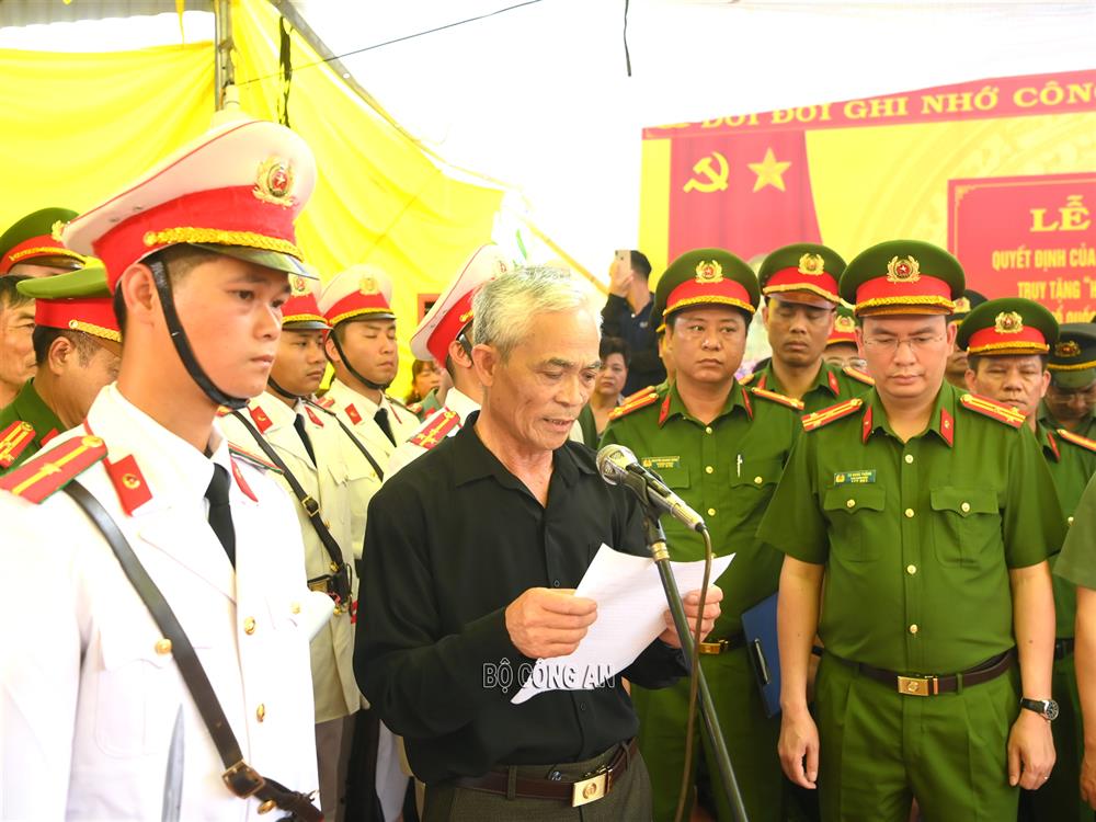 Đại diện gia đình phát biểu cảm ơn.