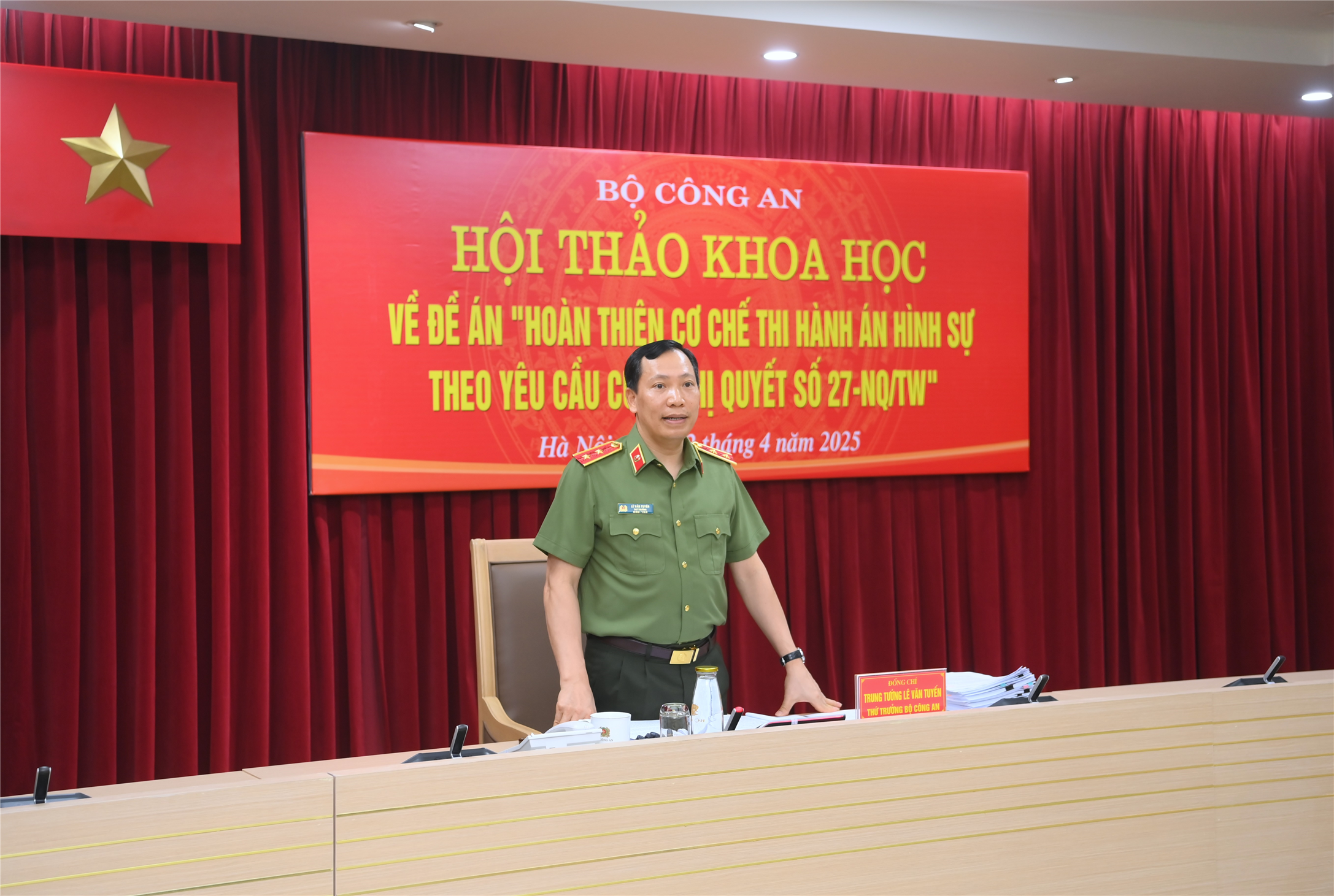 Thứ trưởng Lê Văn Tuyến phát biểu tại Hội thảo.