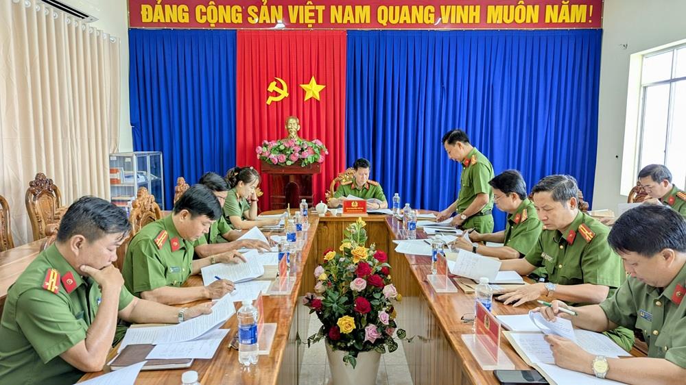 Toàn cảnh cuộc họp.