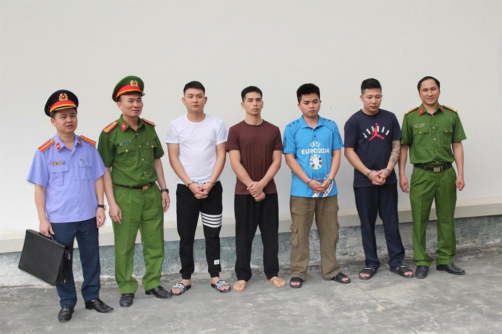 04 đối tượng tại cơ quan Công an.