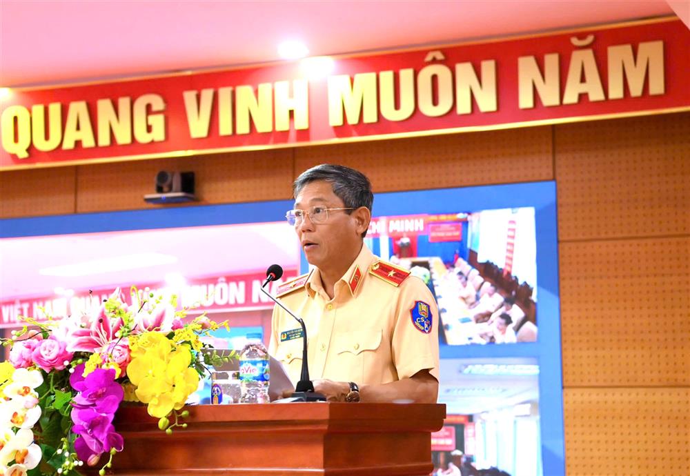 Thiếu tướng Nguyễn Văn Mừng, Phó Cục trưởng Cục CSGT phát biểu tại Hội nghị.