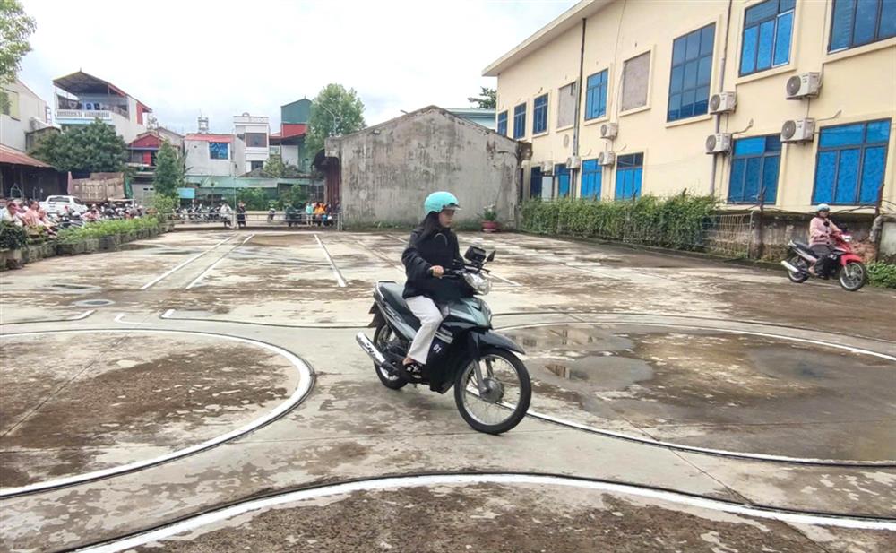 Tại tỉnh Điện Biên, kỳ sát hạch lái xe hạng A1 lần này có 263 thí sinh đăng ký tham gia.
