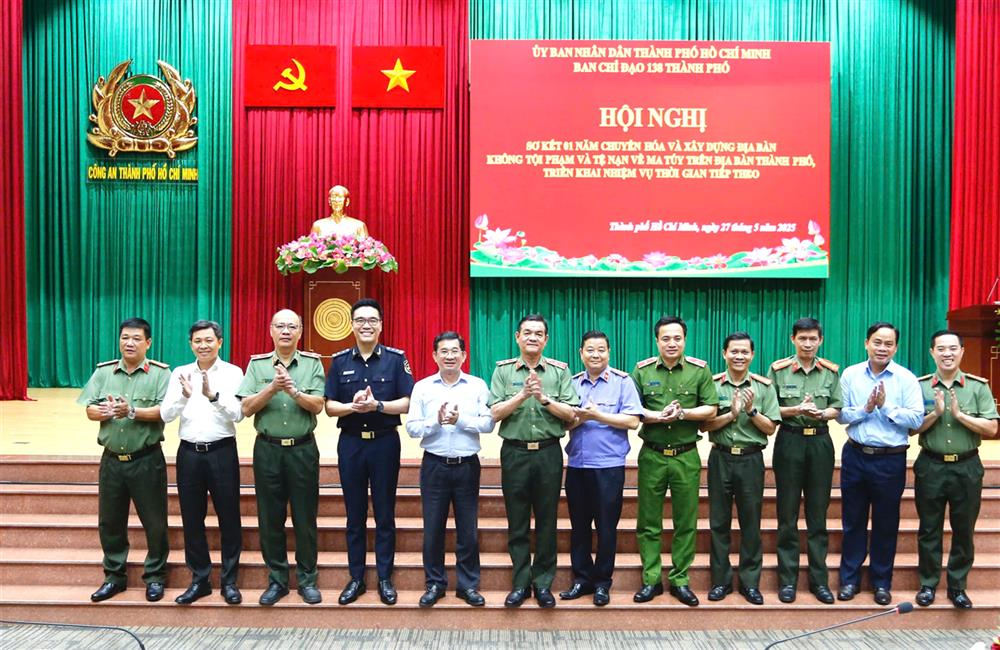 Các đại biểu dự Hội nghị.