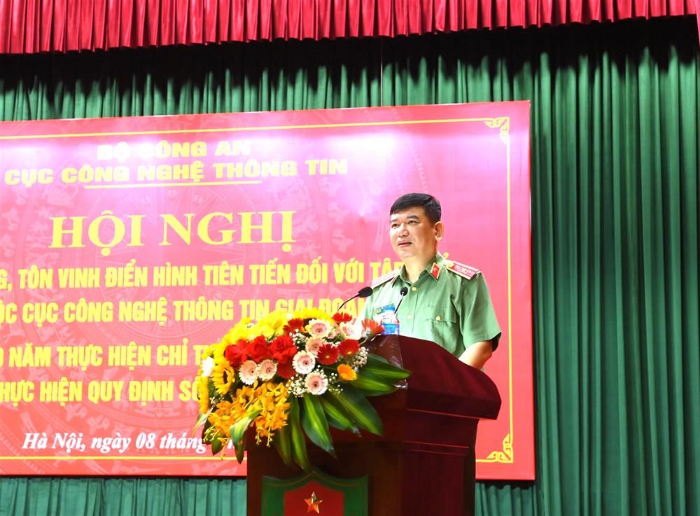 Thiếu tướng Dương Văn Tính, Cục trưởng Cục CNTT phát biểu tại Hội nghị.