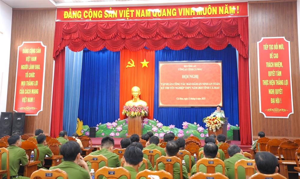 Toàn cảnh Hội nghị.