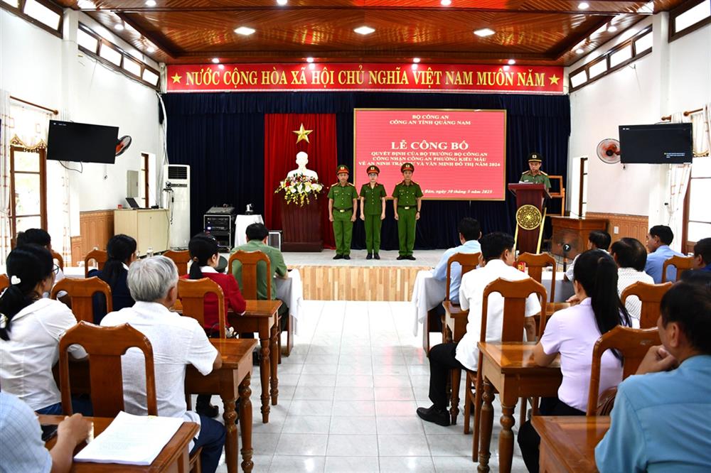Toàn cảnh Lễ công bố.