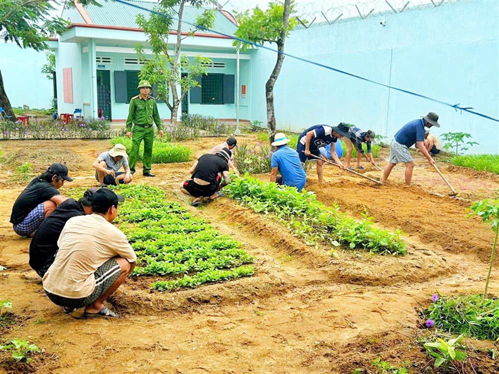 Người cai nghiện lao động tại Cơ sở.