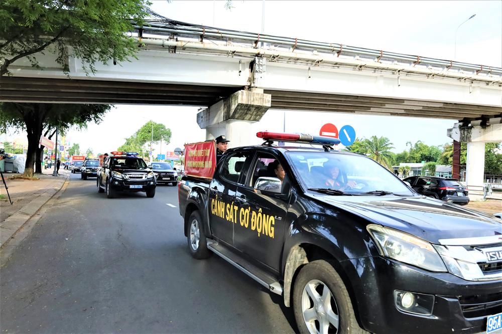 Các lực lượng ra quân diễu hành tuyên truyền hưởng ứng “Tháng hành động phòng, chống ma túy” và “Ngày toàn dân phòng, chống ma túy” năm 2025.