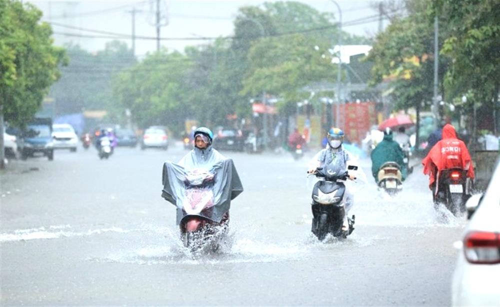 Từ 28/6 đến 2/7/2025 Bắc Bộ có thể xuất hiện đợt mưa lớn; nguy cơ rất cao xảy ra sạt lở đất, lũ quét ở trung du, miền núi và các sườn dốc, ngập lụt ven sông suối, ngập lụt cục bộ ở các vùng thấp trũng và các đô thị.