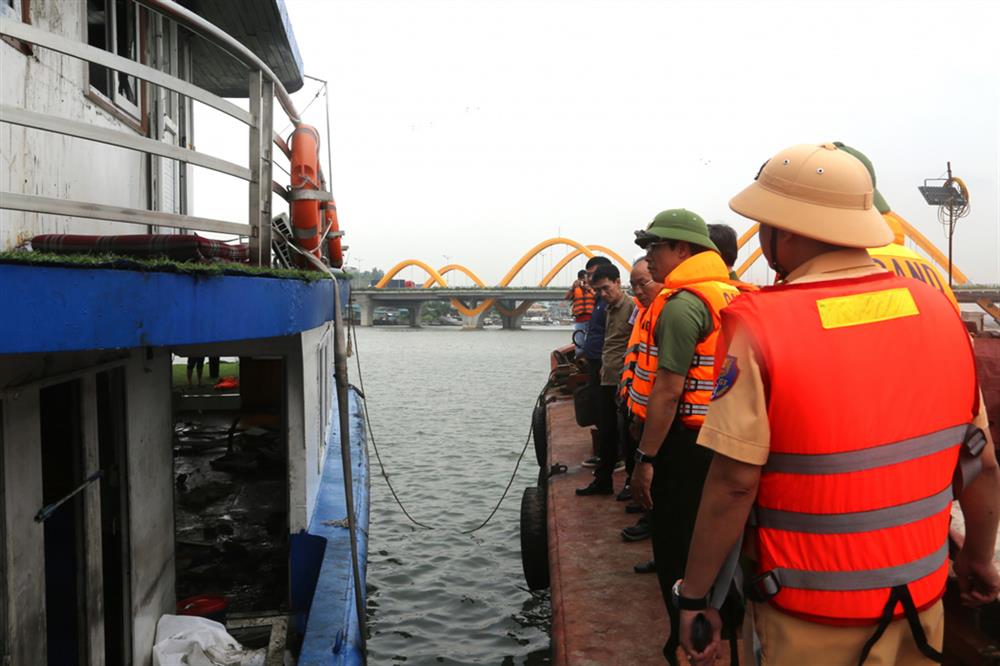Đại tá Trần Văn Phúc, Giám đốc Công an tỉnh chỉ đạo công tác khám nghiệm hiện trường