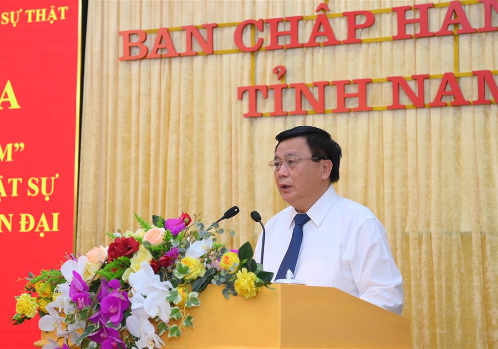 Đồng chí GS.TS Nguyễn Xuân Thắng phát biểu khai mạc Hội thảo.