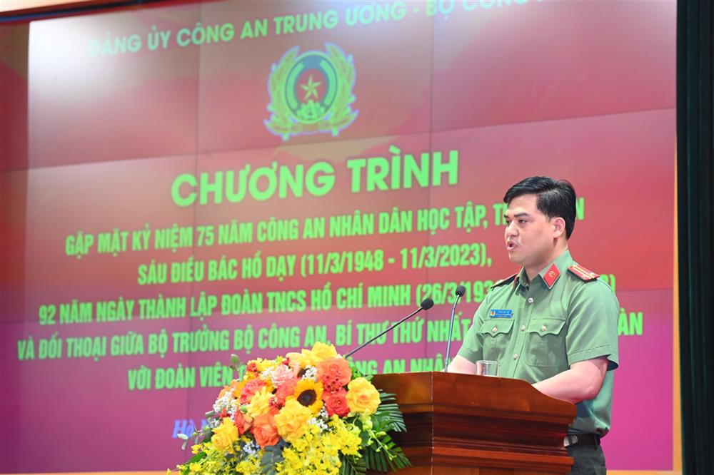 Trung tá Đồng Đức Vũ, Trưởng Ban Thanh niên CAND Trình bày diễn văn kỷ niệm 92 năm Ngày thành lập Đoàn TNCS Hồ Chí Minh.