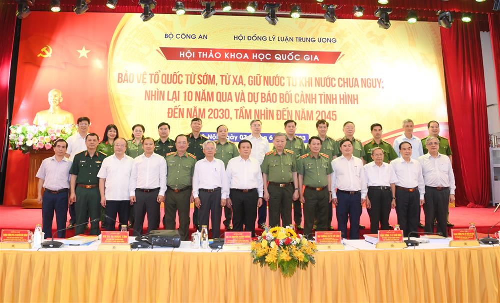 Các đại biểu tham dự Hội thảo.