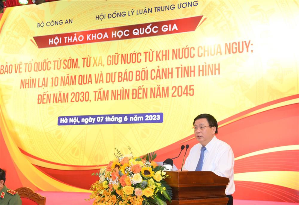 GS.TS Nguyễn Xuân Thắng phát biểu khai mạc Hội thảo.