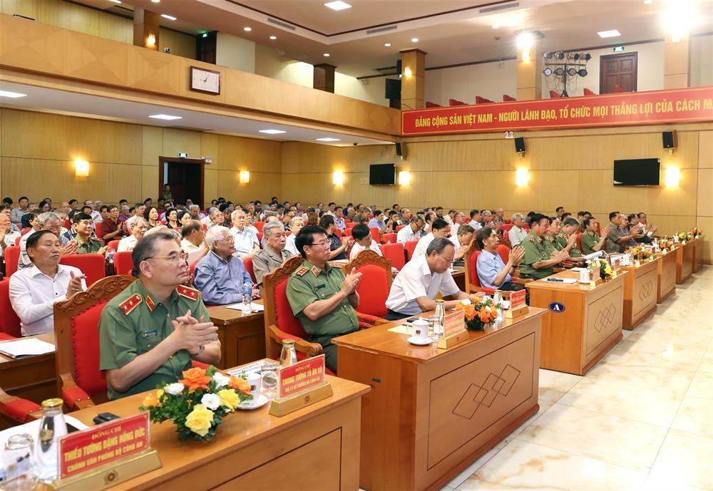 Toàn cảnh buổi gặp mặt.