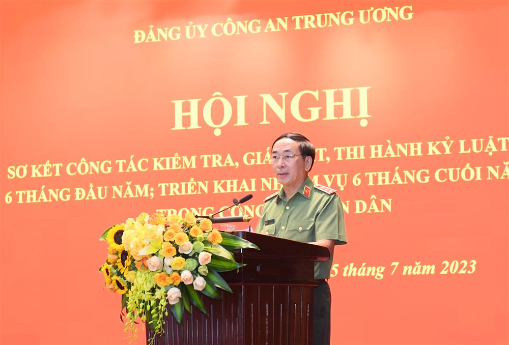 Thứ trưởng Trần Quốc Tỏ phát biểu tại Hội nghị.