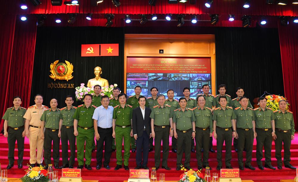 Các đại biểu tham dự Hội nghị.