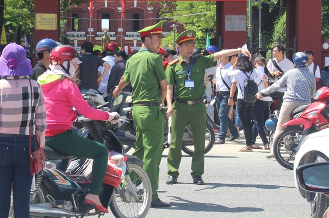 Công an tỉnh Thừa Thiên- Huế huy động đông đảo cán bộ, chiến sỹ tham gia đảm bảo an ninh, trật tự, an toàn giao thông tại kỳ thi Trung học phổ thông Quốc gia 2018.