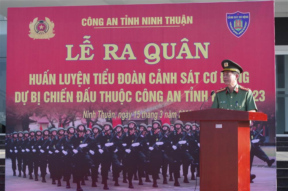 Đại tá Huỳnh Cầm phát biểu tại buổi Lễ.