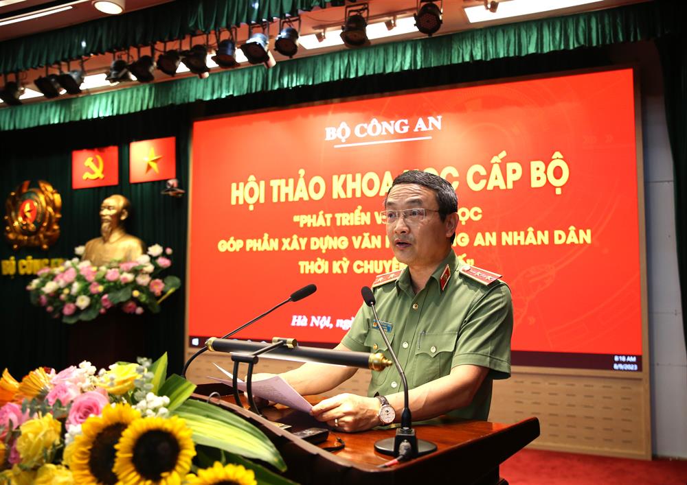 Trung tướng Nguyễn Ngọc Toàn phát biểu tổng kết Hội thảo.
