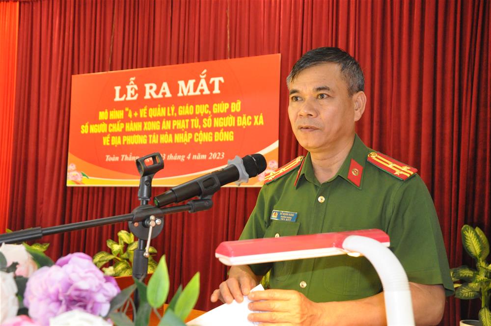 Thượng tá Đỗ Mạnh Hưng, Trưởng phòng Cảnh sát Thi hành án hình sự và hỗ trợ tư pháp Công an tỉnh Hải Dương phát biểu tại Hội nghị. 