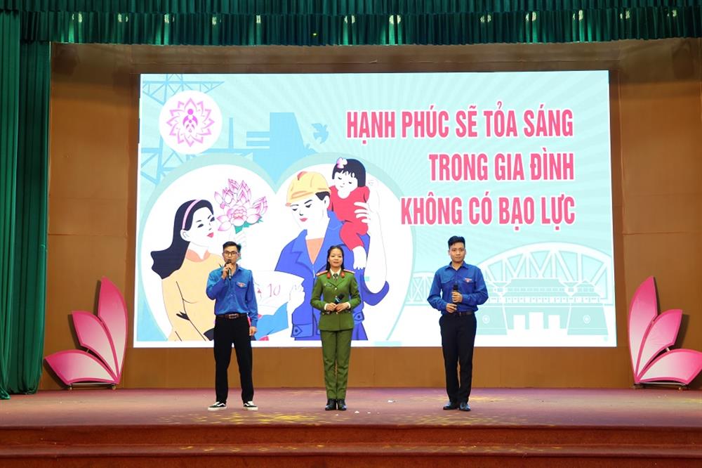 Nội dung liên hoan tập trung vào các chủ đề: Tuyên truyền pháp luật về phòng, chống tác hại của ma túy; an toàn an ninh mạng; bắt cóc, mua bán người; an toàn giao thông; lao động trẻ em; lừa đảo, trộm cắp tài sản; bạo lực gia đình; xâm hại phụ nữ, trẻ em; tác hại của thuốc lá, rượu bia; an toàn thực phẩm; phòng chống cháy nổ; Luật biên giới quốc gia; Luật biển....