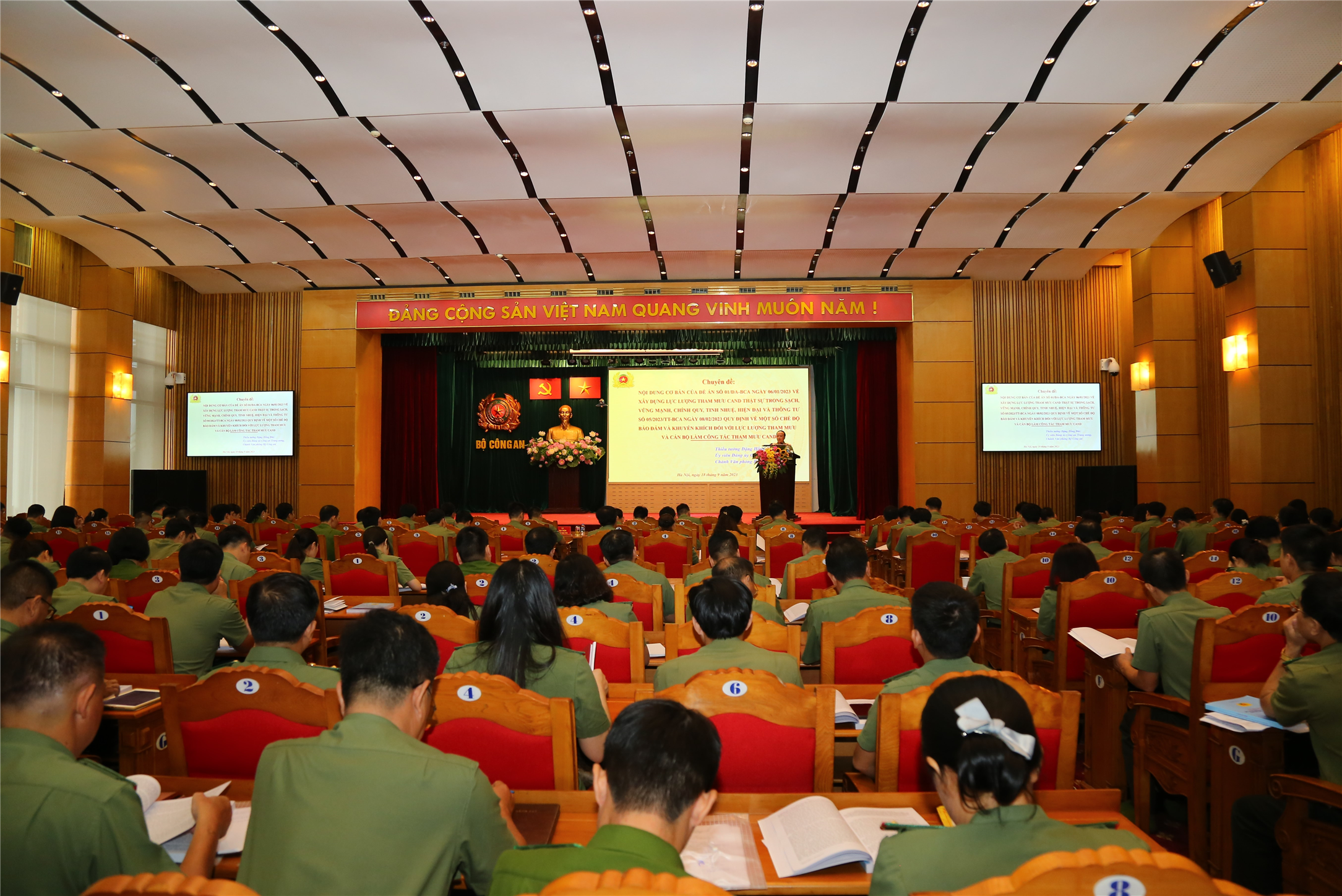 Toàn cảnh Lễ khai giảng.