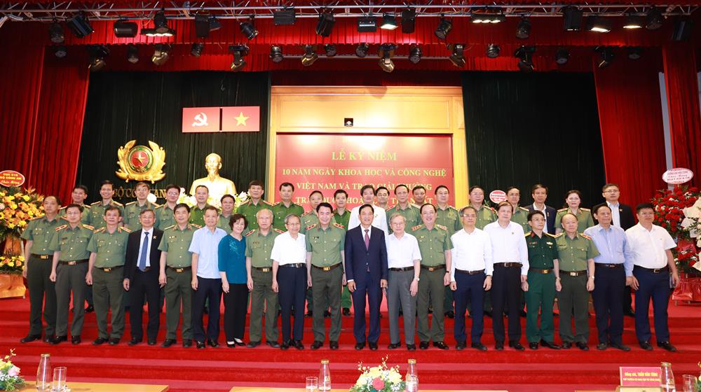 Các đại biểu dự Lễ kỷ niệm.