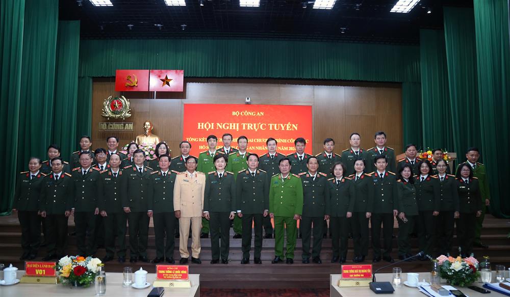 Các đại biểu dự Hội nghị.