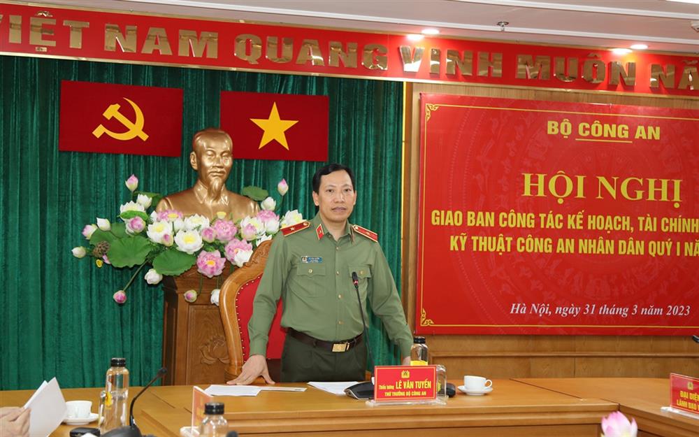 Thứ trưởng Lê Văn Tuyến phát biểu tại Hội nghị.