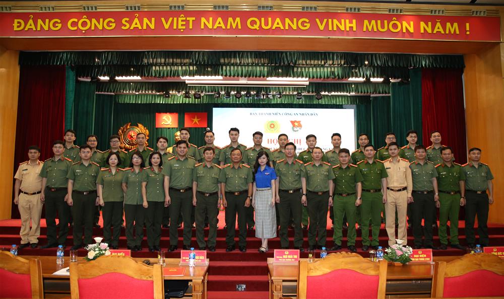 Các đại biểu dự Hội nghị.