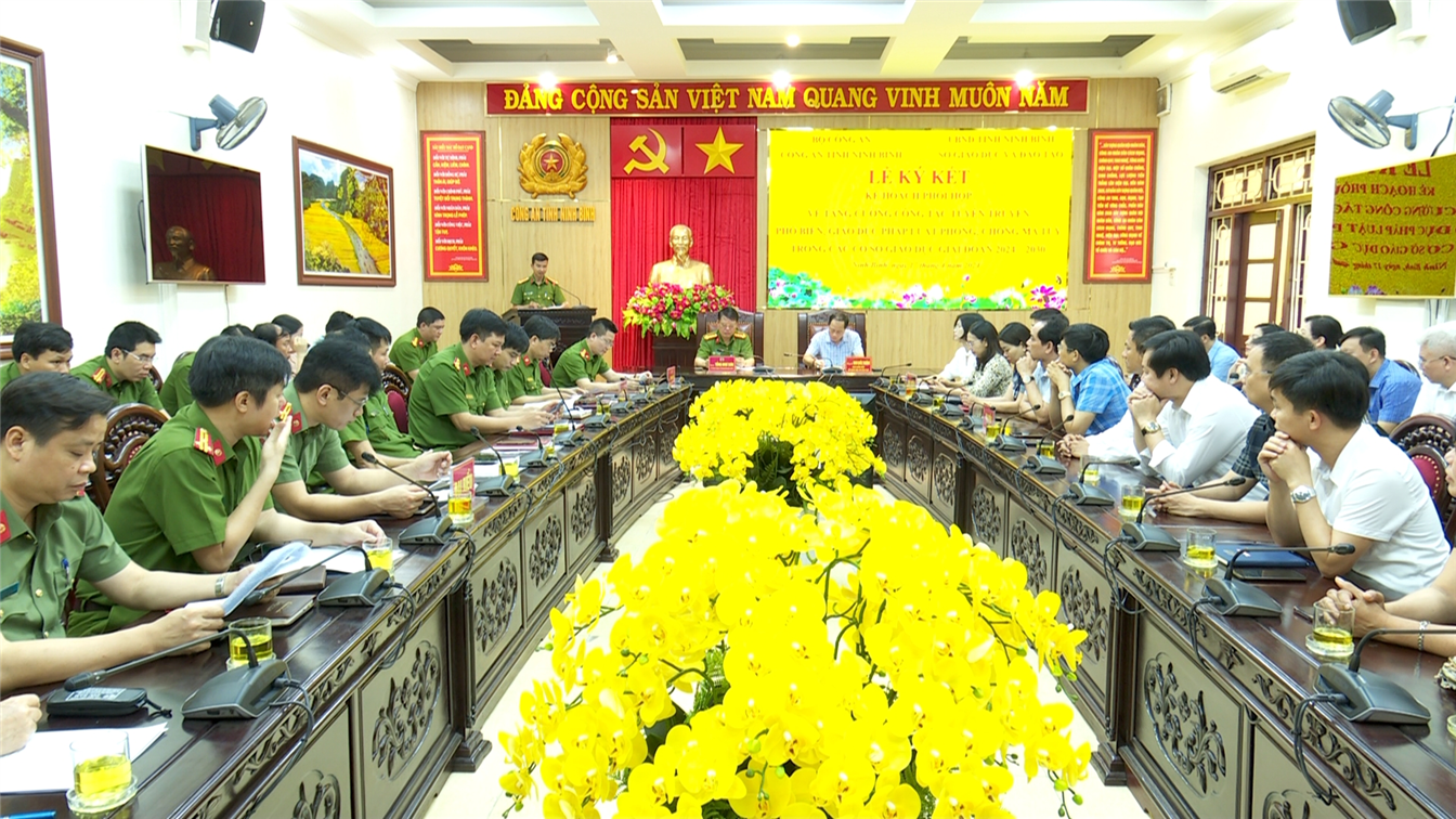Toàn cảnh Hội nghị.