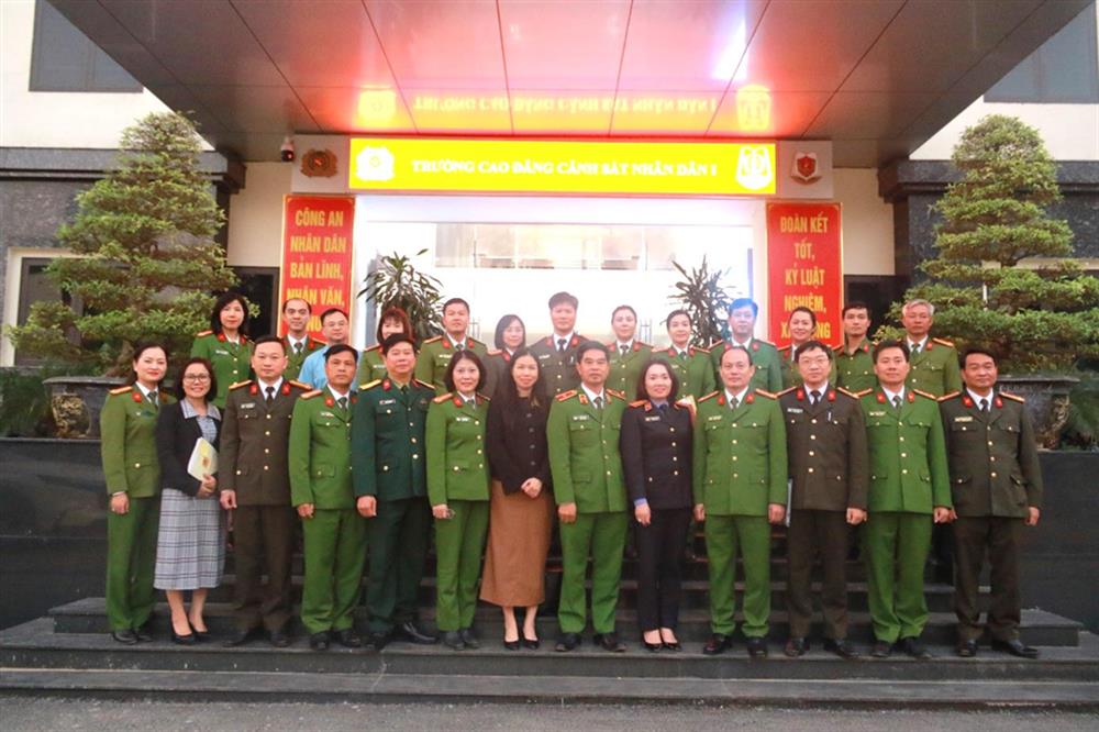 Các đại biểu dự Hội thảo.