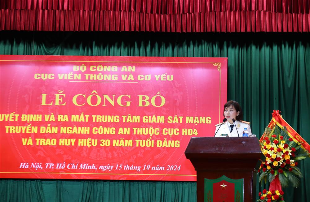 Thượng tá Lê Hải Yến, Giám đốc Trung tâm phát biểu tại buổi Lễ.