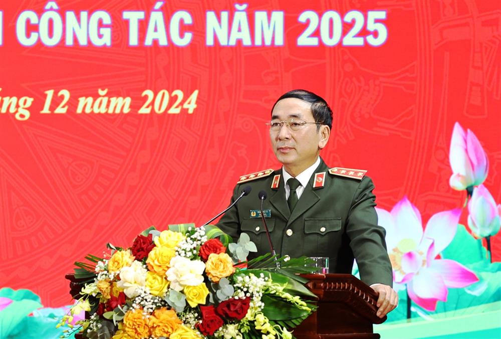 Thứ trưởng Trần Quốc Tỏ phát biểu tại Hội nghị.