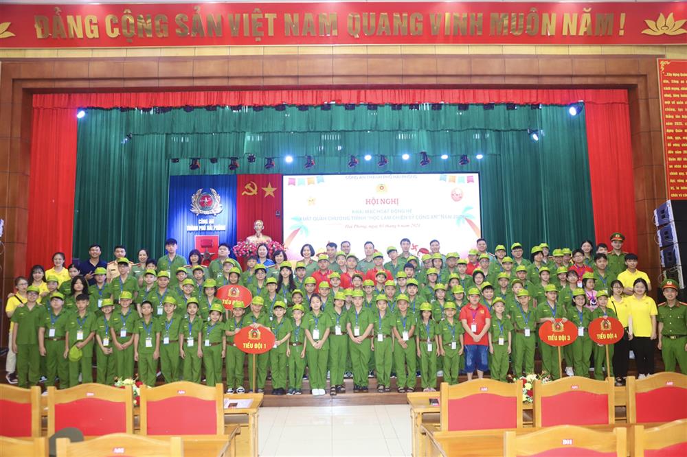 Công an TP Hải Phòng khai mạc Chương trình Học làm chiến sỹ Công an năm 2024.