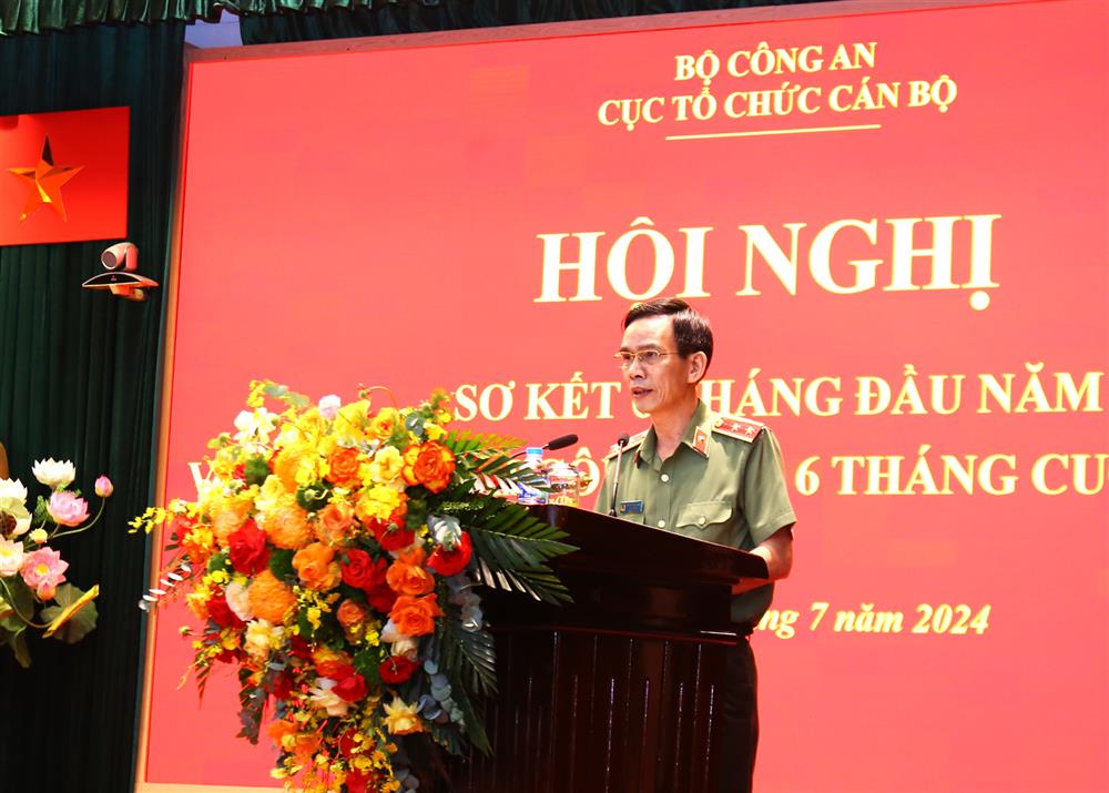 Trung tướng Hoàng Đức Lừng phát biểu khai mạc Hội nghị.