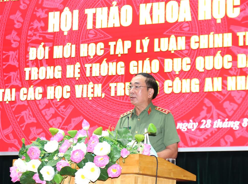 Thứ trưởng Trần Quốc Tỏ phát biểu tổng kết Hội thảo.