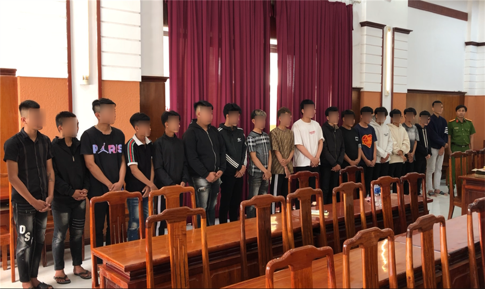 Các đối tượng tại trụ sở làm việc.