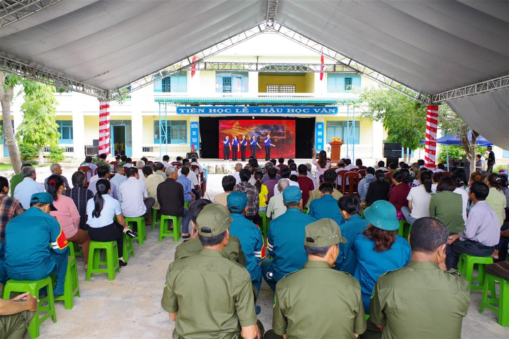 Toàn cảnh hội nghị.