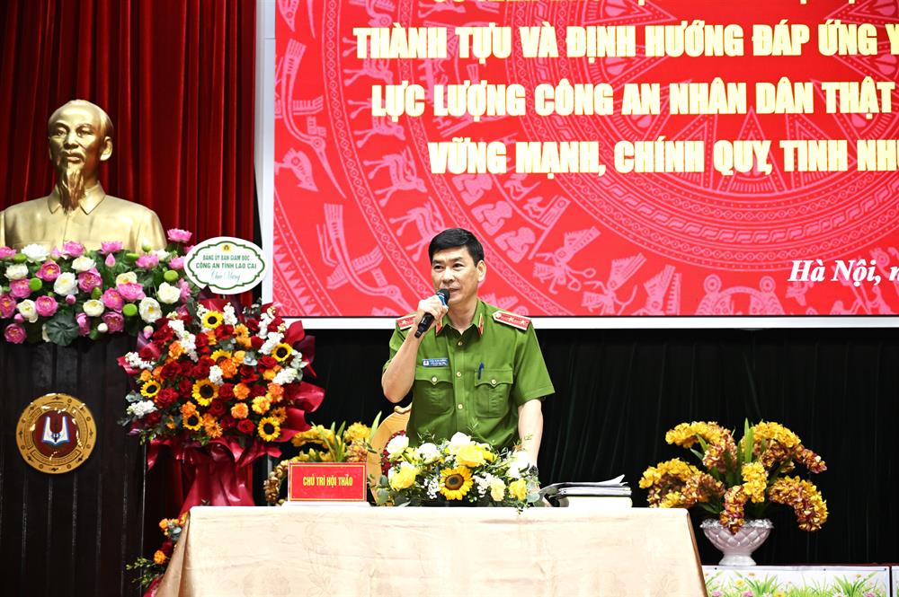 Trung tướng, GS.TS Trần Minh Hưởng, Giám đốc Học viện CSND chủ trì hội thảo.