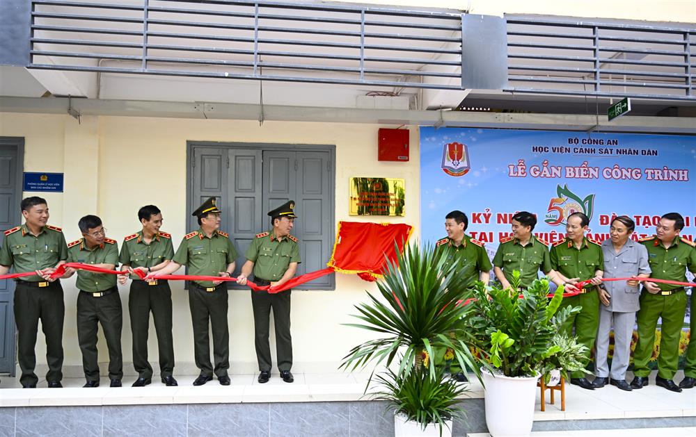 Dịp này, Học viện CSND đã khánh thành công trình kỷ niệm 50 năm đào tạo tại Học viện CSND.