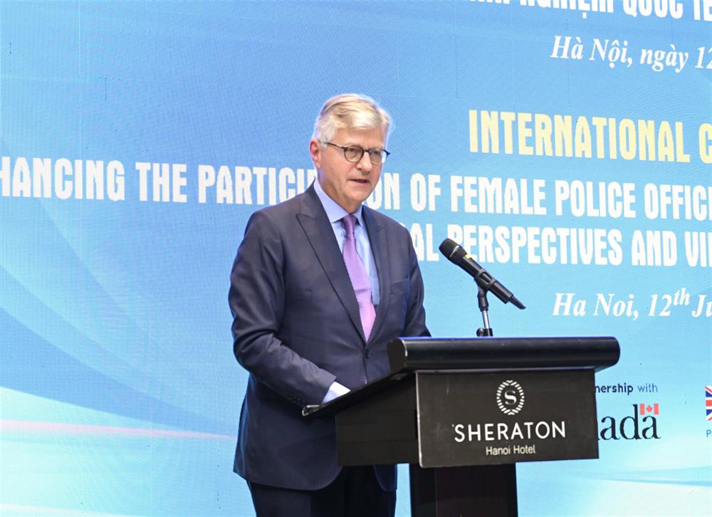 Phó Tổng Thư ký Liên Hợp Quốc Jean-Pierre Lacroix phát biểu tại Hội thảo.