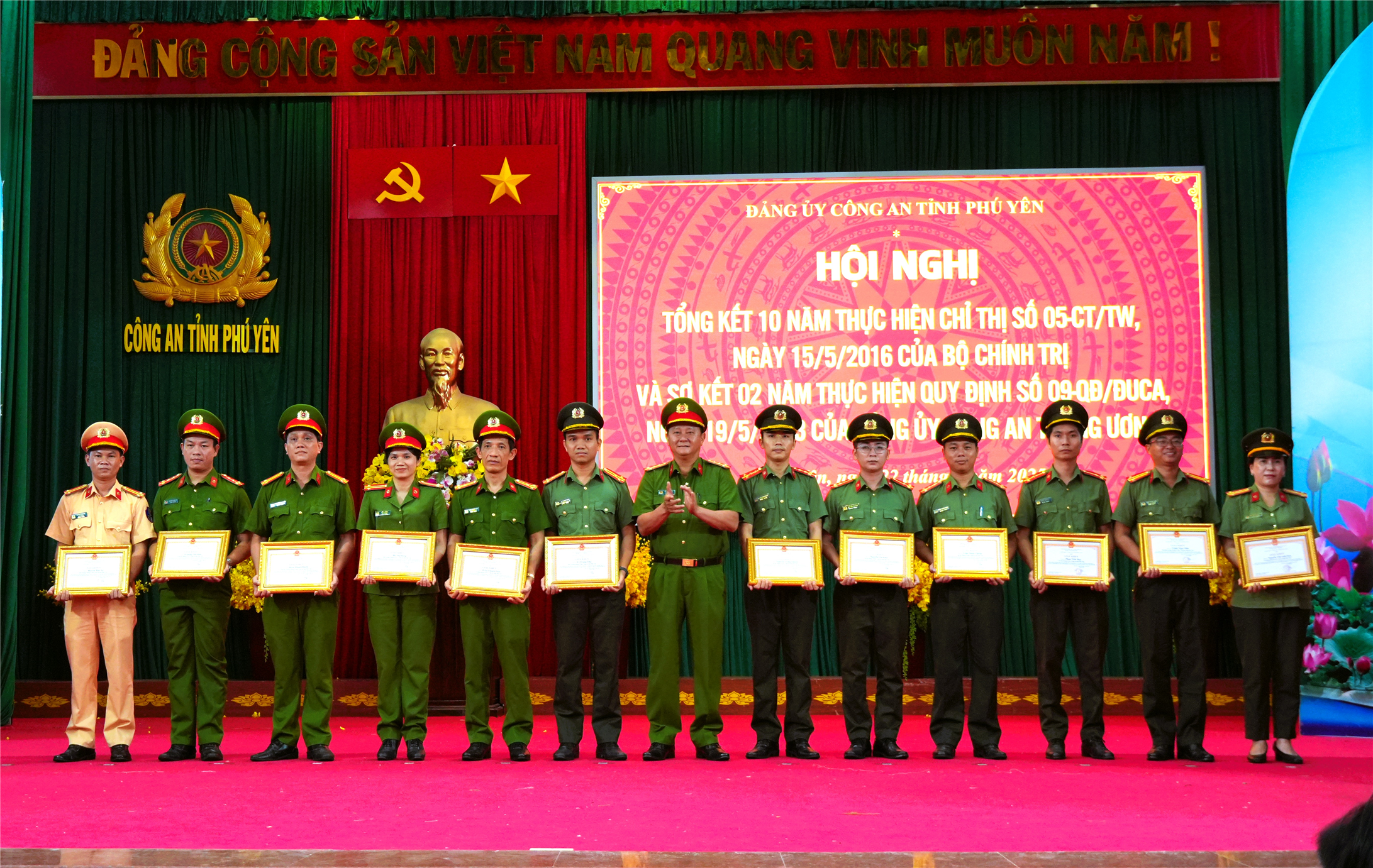 Đại tá Trần Trọng Hiền phát biểu tại Hội nghị.