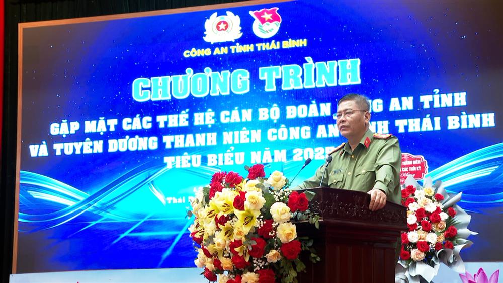 Đại tá Vũ Mạnh Hà  phát biểu tại buổi gặp mặt.