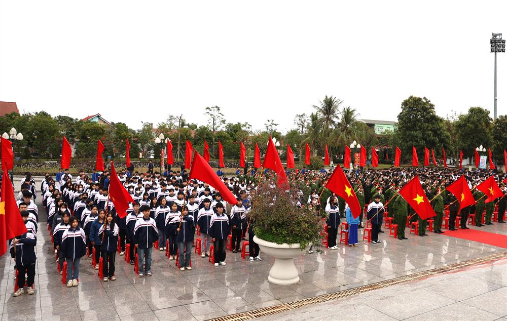 Toàn cảnh buổi Lễ ra quân Tháng thanh niên.