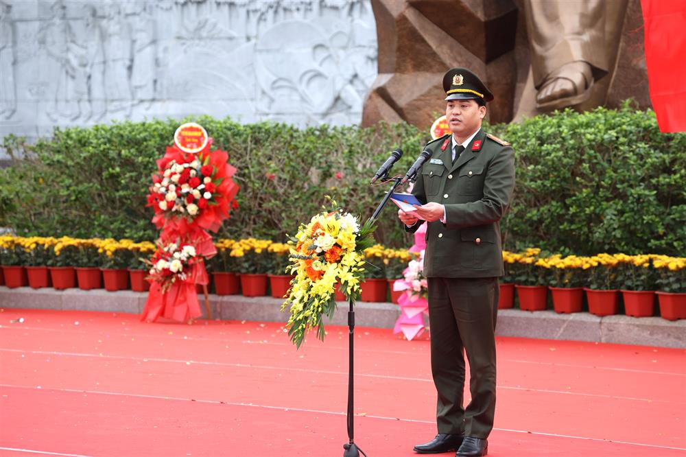 Đồng chí Thượng tá Đồng Đức Vũ, Ủy viên BTV Trung ương Đoàn, Trưởng ban Thanh niên CAND phát biểu tại lễ ra quân.