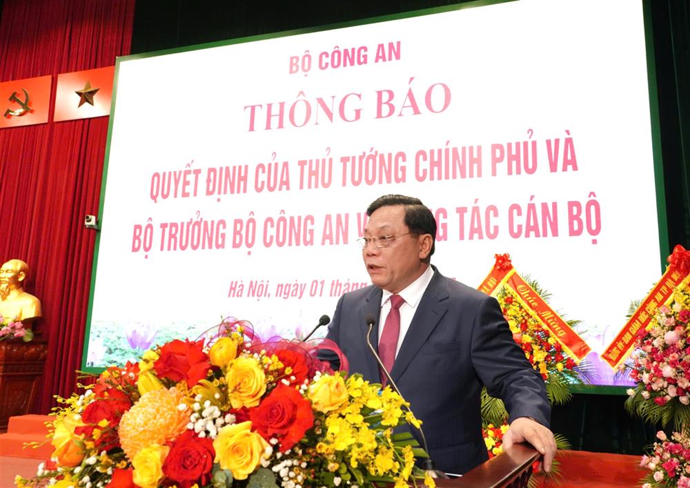Tân Thứ trưởng Bộ Dân Tộc và Tôn giáo Nguyễn Hải Trung phát biểu tại buổi Lễ.