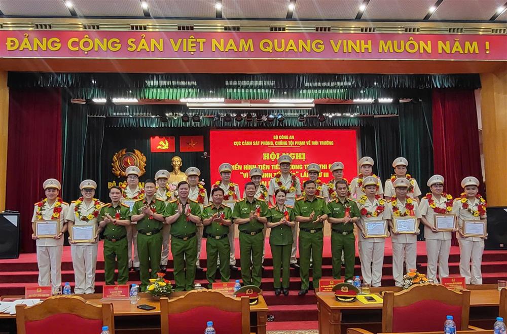 Các đại biểu dự Hội nghị.