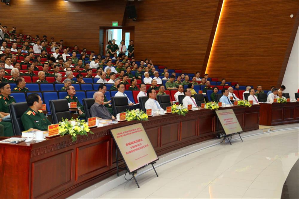 Các đại biểu tham dự hội thảo.